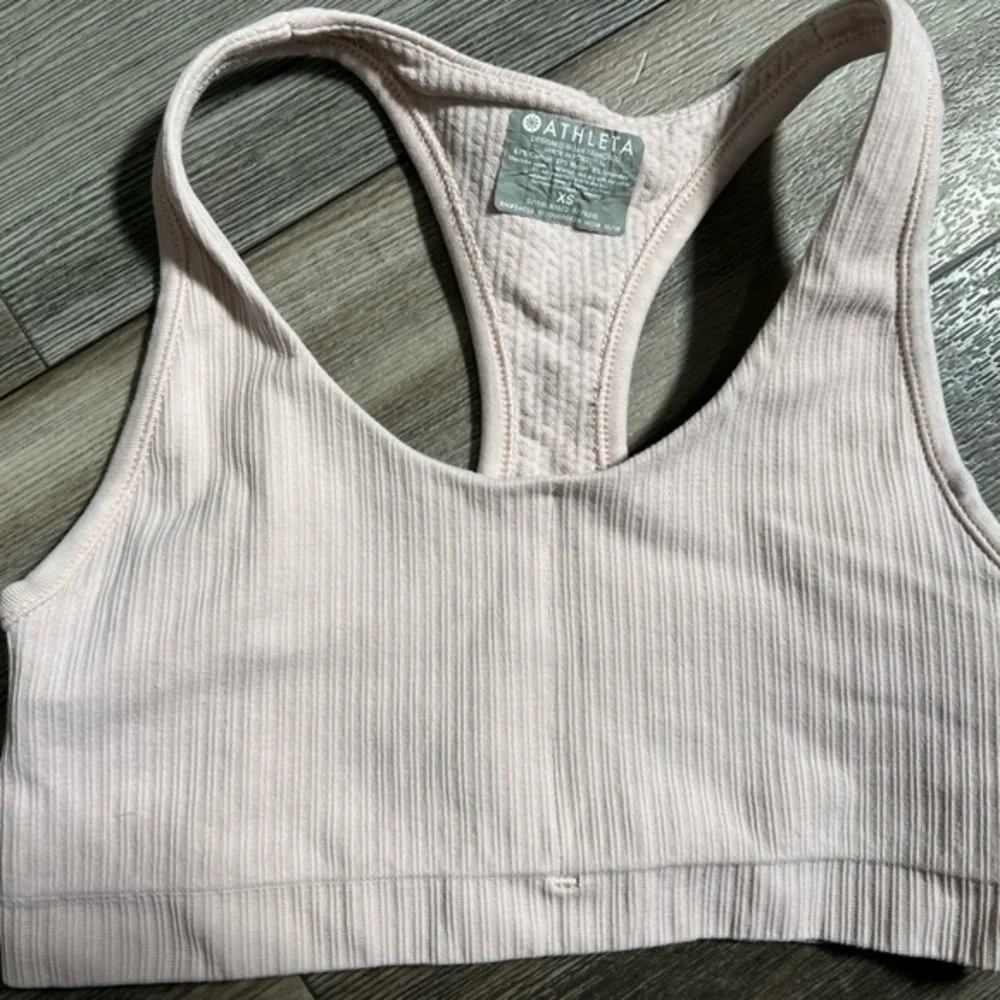 Athleta women‎ Sports Bra- XS - Picture 2 of 7